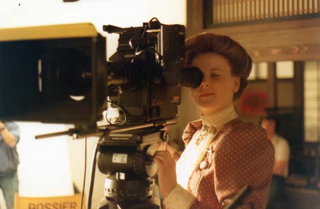 Samantha Bond