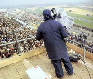 roddy_bbc_ob_camera_aintree_small (24K)